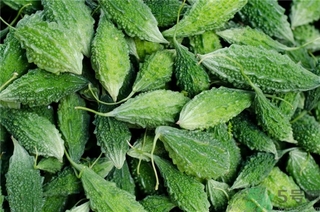 苦瓜汁可以敷臉嗎？苦瓜汁敷臉可以祛痘嗎