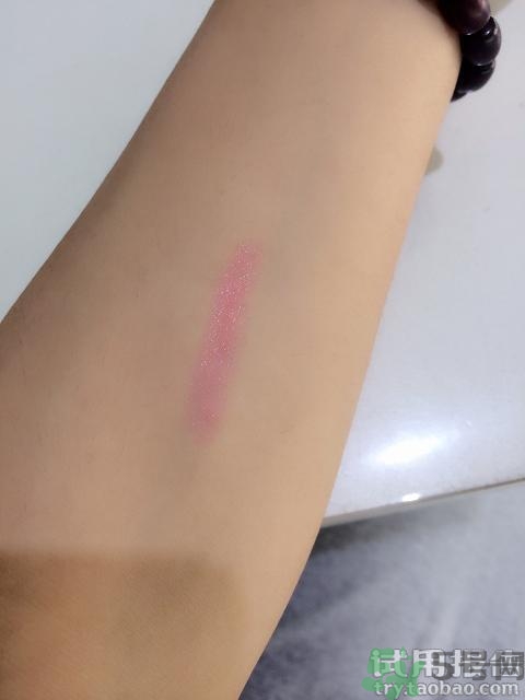 夢(mèng)妝唇膏筆怎么用?夢(mèng)妝唇膏筆使用方法。