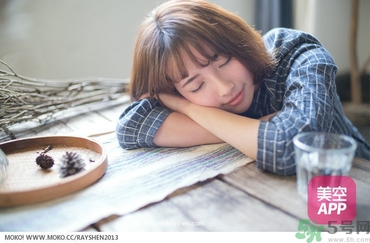 紋眉后多久恢復(fù)自然？紋眉多久能變得自得自然？
