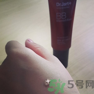 dr.jart銀管和黑管的區(qū)別？蒂佳婷銀色bb和黑色bb哪個(gè)好？