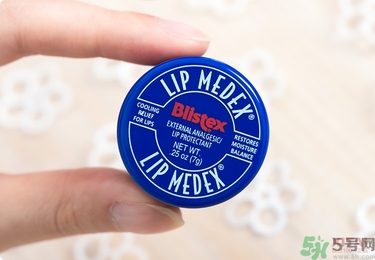 Blistex碧唇小藍罐好用嗎？怎么用？