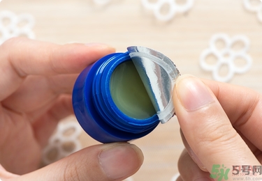 Blistex碧唇小藍罐好用嗎？怎么用？