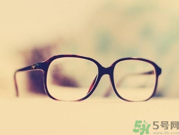 散光多少度算嚴(yán)重？散光相當(dāng)于近視多少度？