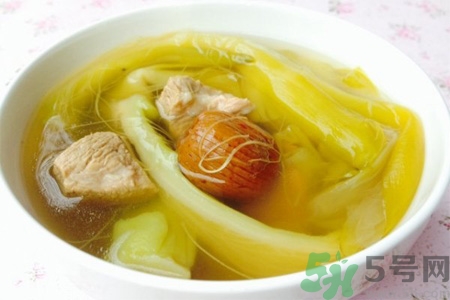 秋季吃什么滋陰潤(rùn)肺？秋季女人養(yǎng)生滋陰潤(rùn)肺湯譜
