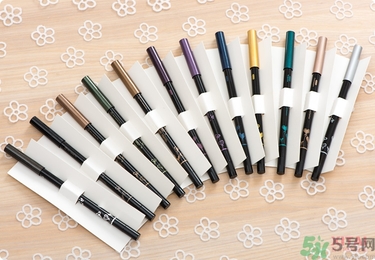 solone眼線筆怎么削？怎么推出來？