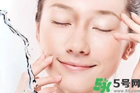 補(bǔ)水面膜怎么選擇？補(bǔ)水的面膜可以天天敷嗎？