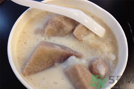 吃芋頭可以喝牛奶嗎？吃芋頭喝牛?奶有什么好處？