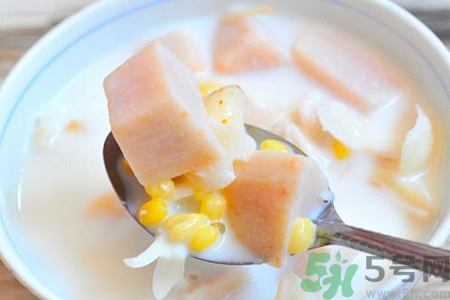 吃芋頭可以喝牛奶嗎？吃芋頭喝牛?奶有什么好處？