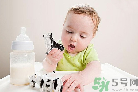 母乳不足的原因是什么？母乳不足怎么辦？