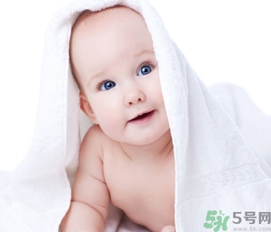 新生兒多久可以剪頭發(fā)？新生兒可以剪頭發(fā)嗎？