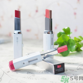 蘭芝雙色口紅哪個(gè)顏色好看？蘭芝雙色口紅怎么涂？