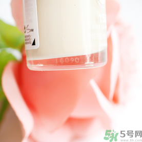 revlon露華濃粉底液怎么樣？露華濃粉底液色號選擇與試色