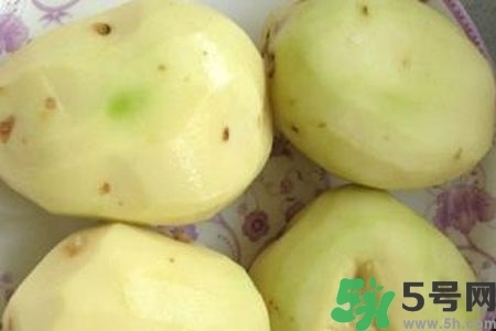 土豆發(fā)綠還能吃嗎？土豆發(fā)綠皮削皮后能吃嗎？