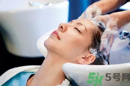 孕婦秋季洗頭多久一次？孕期洗頭一周幾次最好？