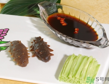 海參可以和雞蛋一起吃嗎？海參可以和雞一起煲湯嗎？