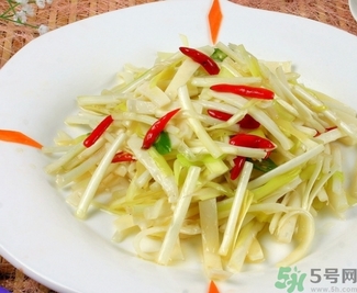 韭黃是怎么長(zhǎng)出來(lái)的？韭黃是怎么種出來(lái)的？