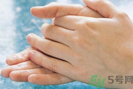 手部如何護理？秋季怎樣預(yù)防皮膚干燥？