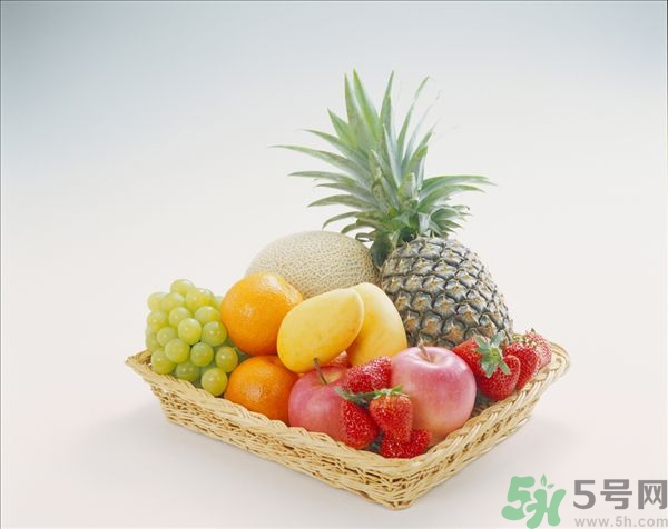 葡萄和蘋果可以一起吃嗎？葡萄和蘋果可以一起榨汁嗎？