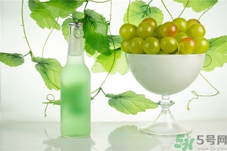 葡萄和蘋果可以一起吃嗎？葡萄和蘋果可以一起榨汁嗎？