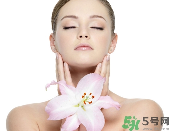 夏天曬黑了多久恢復(fù)？夏天曬黑了怎么白回來？