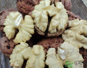 新鮮核桃能吃嗎？新鮮核桃能生吃嗎？