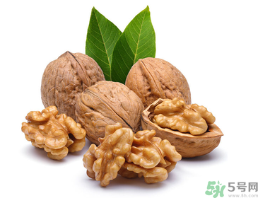 紙皮核桃和普通核桃哪個(gè)好？紙皮核桃和普通的核桃有什么區(qū)別？