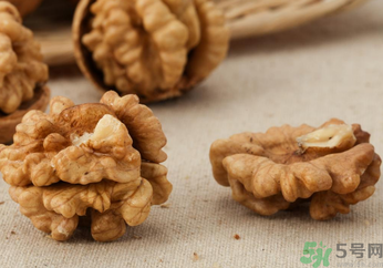 紙皮核桃和薄皮核桃的區(qū)別？紙皮核桃和薄皮核桃哪個好？