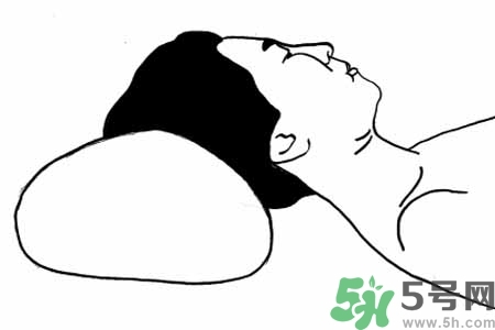 落枕能冰敷嗎？落枕應(yīng)該冷敷還是熱敷？