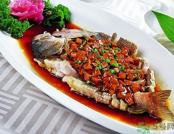 鱸魚蒸多長(zhǎng)時(shí)間？鱸魚怎么蒸？