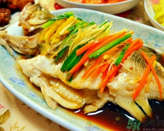 鱸魚的熱量是多少？清蒸鱸魚的熱量是多少？