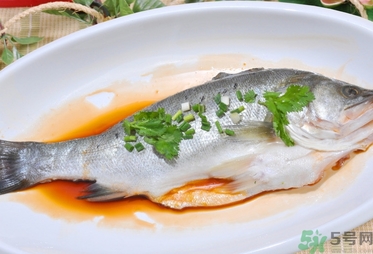 鱸魚和南瓜可以一起吃嗎？鱸魚和南瓜一起吃會中毒嗎？