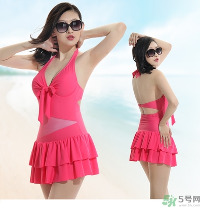 泡溫泉穿什么衣服？泡溫泉穿什么樣的泳衣？