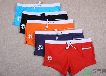 泡溫泉穿什么衣服？泡溫泉穿什么樣的泳衣？