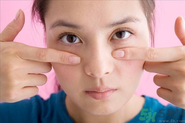 天生腫眼泡怎么消除？天生腫眼泡怎么辦？