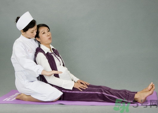 分娩時(shí)怎么呼吸？分娩時(shí)如何正確使力？