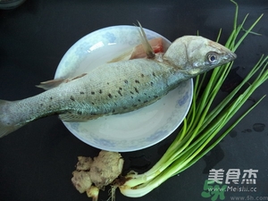 鱸魚蒸多長(zhǎng)時(shí)間？鱸魚怎么蒸？