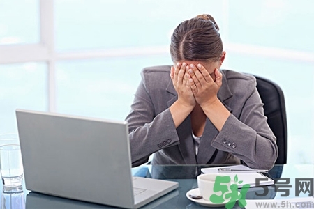 眼睛干澀發(fā)癢怎么回事？眼睛干澀發(fā)癢怎么辦？