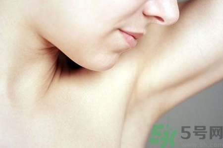 女性腋下刺痛怎么回事？腋下刺痛怎么辦？