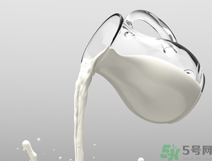 牛奶和鮮棗能一起吃嗎？鮮棗能和牛奶一起吃嗎？