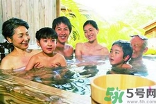 小孩可以泡溫泉嗎？多大的小孩可以泡溫泉？
