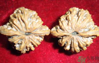 核桃發(fā)霉能吃嗎？發(fā)霉的核桃能吃嗎？