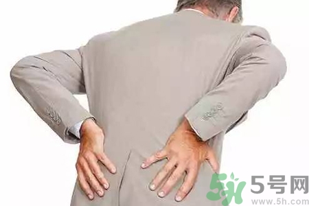 后背刺痛是怎么回事？后背刺痛是怎么辦？