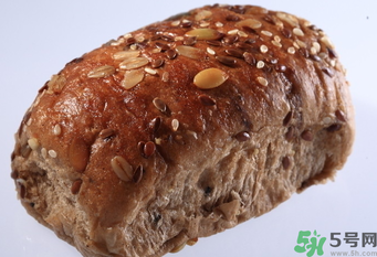 晚上吃全麥面包會胖嗎？吃全麥面包會胖嗎？