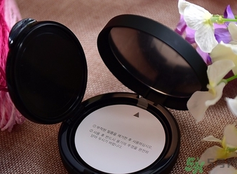 w.lab雪花氣墊黑色款怎么樣？w.lab雪花氣墊黑色和白色區(qū)別？