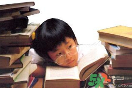 熬夜對青少年有什么影響？熬夜對青少年的危害是什么？