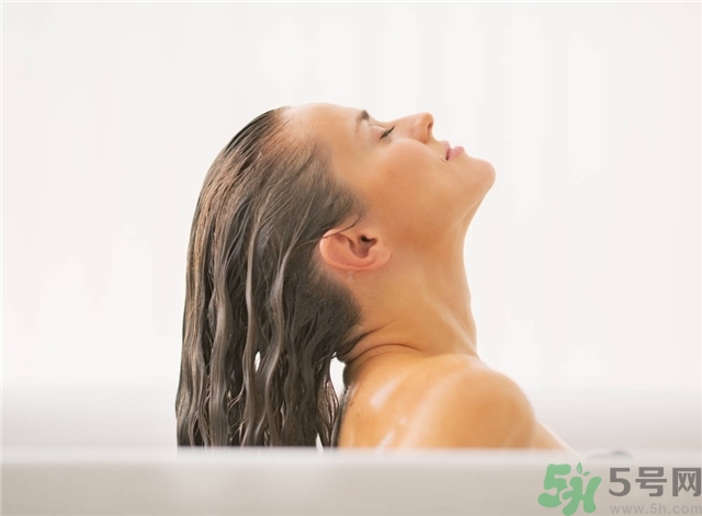 掉頭發(fā)用白醋洗頭好嗎？掉頭發(fā)用醋洗好嗎？