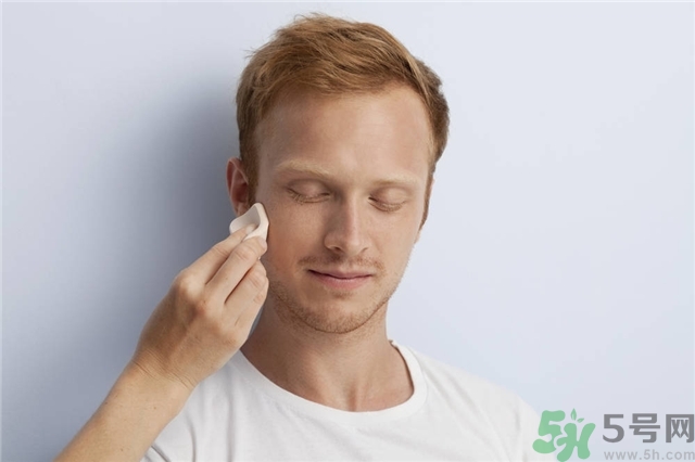 皮膚差的男生怎么洗臉？皮膚差的男生晨起不能用清水洗臉