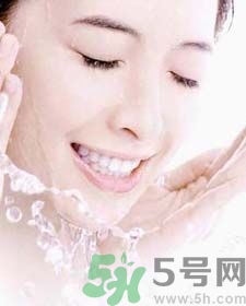 牛奶過期了還能喝嗎？牛奶過期了如何利用？