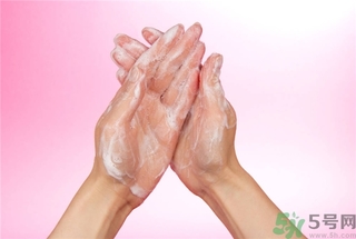 甘油直接擦臉好嗎？甘油可以直接涂臉上嗎？