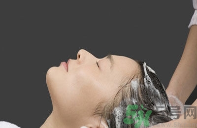 洗頭發(fā)掉頭發(fā)怎么辦？洗頭發(fā)大量脫發(fā)怎么辦？